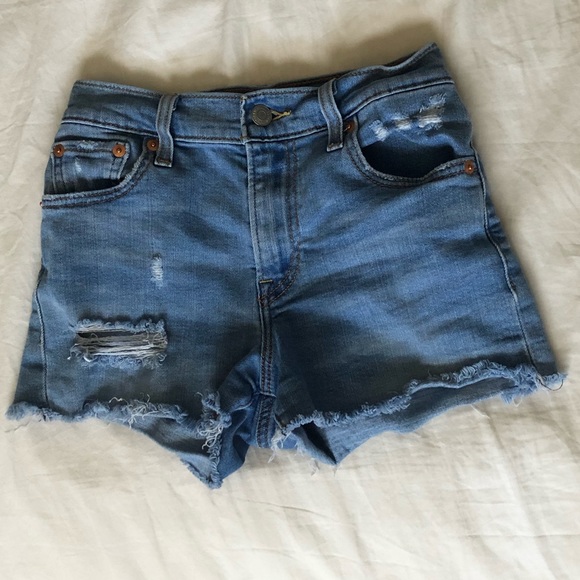 Levi’s shorts - Picture 1 of 6